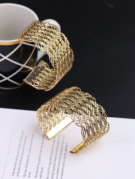 إسوارة عريضه كواليتي عالي.