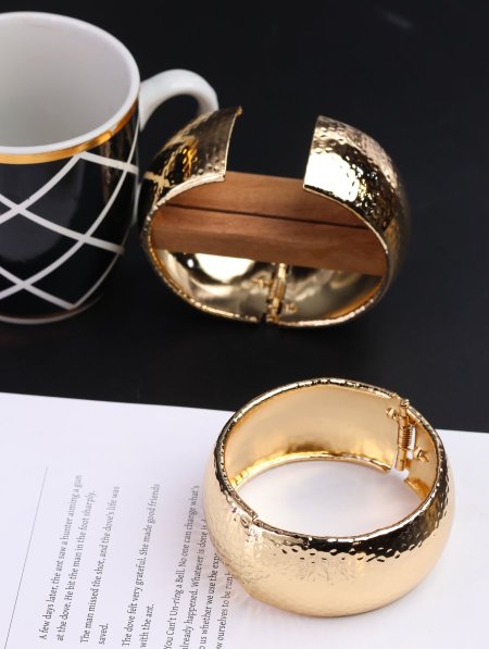 إسوارة عريضه كواليتي عالي.