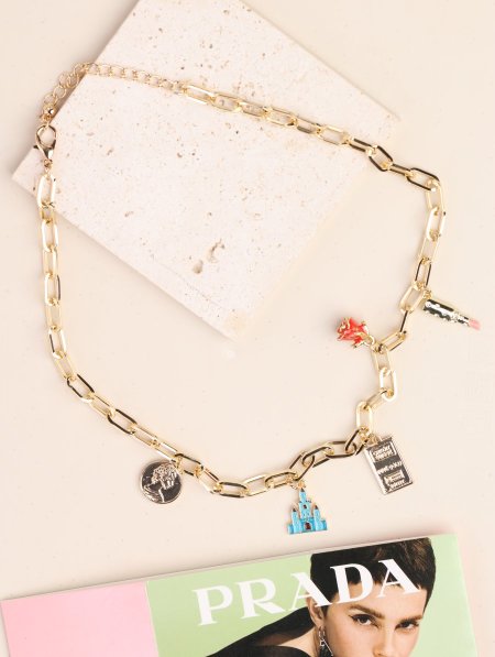 سنسال جنزير مع تشارمز.