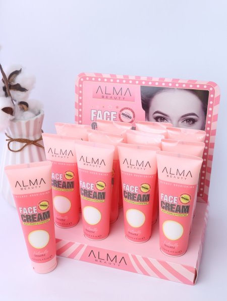 ستاند كريم وجه فاخر من AKMA BEAUTY.