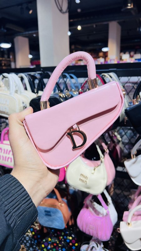 دزينه 12 حبه من شنط الأطفال.