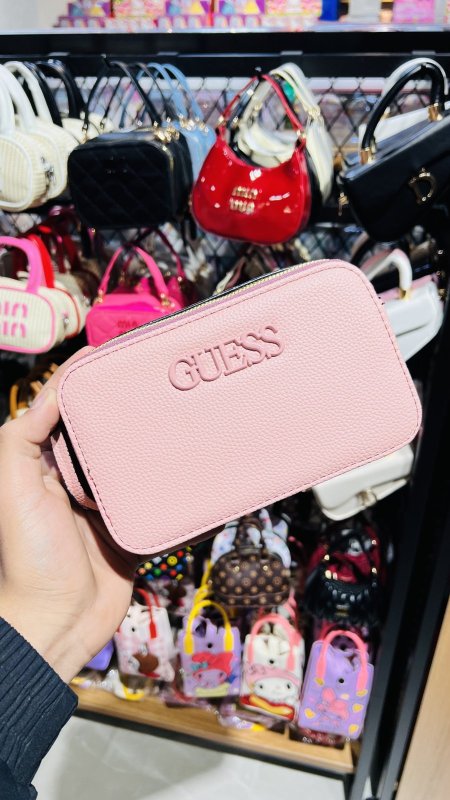 دزينه 12 حبه من شنط الأطفال.