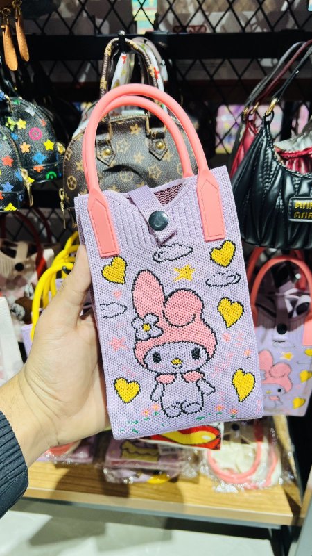 دزينه 12 حبه من شنط الأطفال.