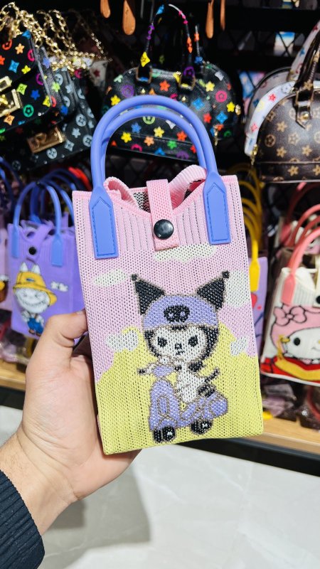 دزينه 12 حبه من شنط الأطفال.