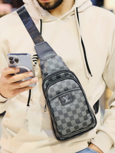 باوتش جلد LOUIS VUITTION.