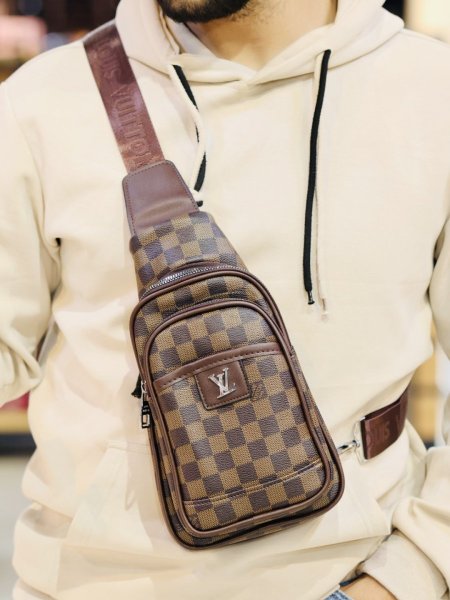 باوتش جلد LOUIS VUITTION.