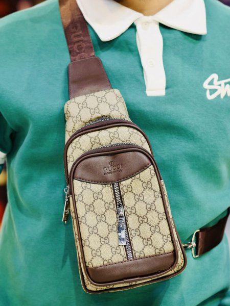 باوتش جلد GUCCI.