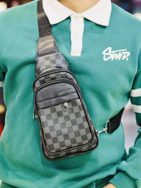 باوتش جلد LOUIS VUITTION.