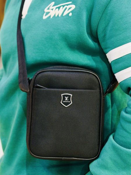 باوتش جلد LOUIS VUITTON.