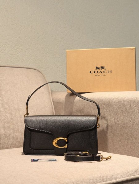 شنطة COACH / مرفقة بعلبة.
