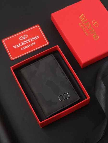 جزدان VALENTINO / مرفق بعلبة.