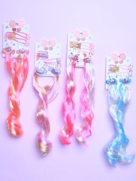 وصلات وبكل شعر ملونة للأطفال.