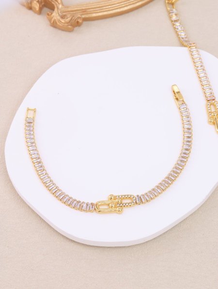 إسوارة نسائية ستانليس ستيل/ مكفولة اللون.