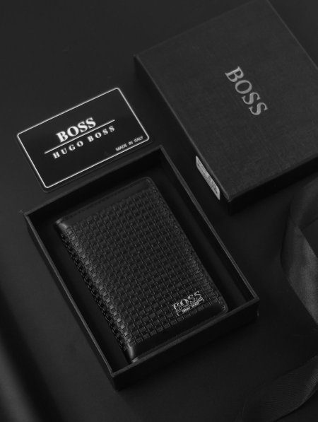 جزدان BOSS/ مرفق بعلبة.