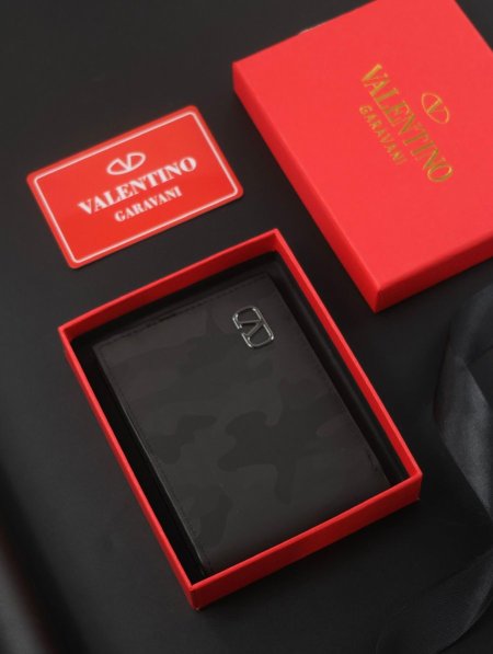جزدان VALENTINO / مرفق بعلبة.