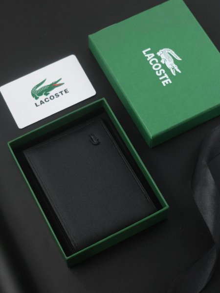 جزدان LACOSTE/ مرفق بعلبة.