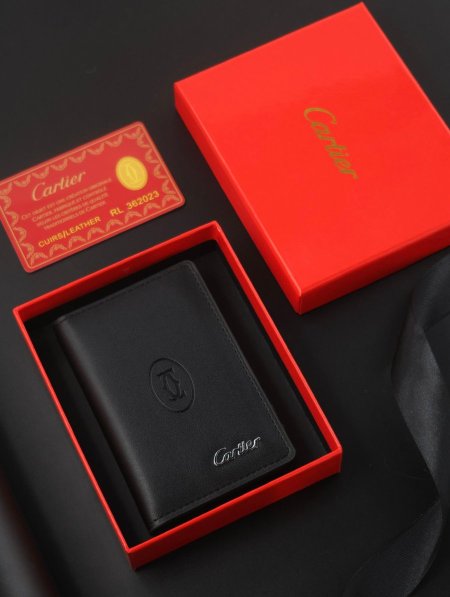 جزدان CARTIER/ مرفق بعلبة.