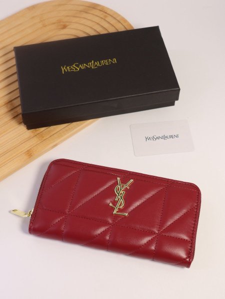 جزدان YSL / مرفق بعلبة.