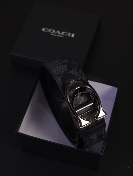 قشط   COACH جلد كواليتي عالي / مرفق بعلبة.