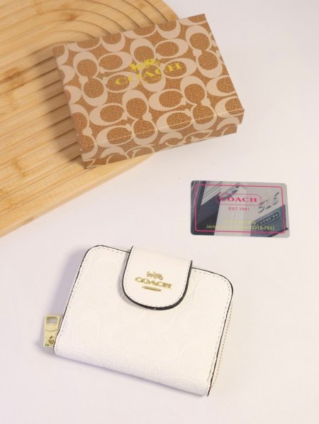 جزدان COACH / مرفق بعلبة.