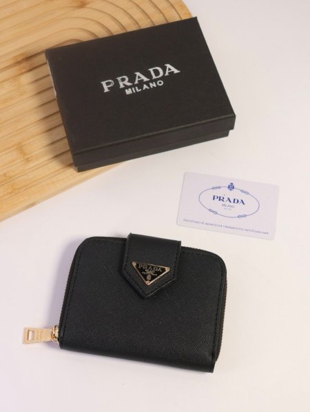 جزدان PRADA  / مرفق بعلبة.