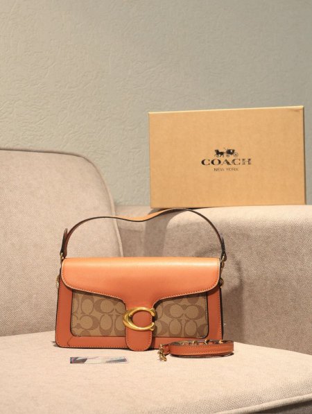 شنطة COACH/ مرفقة بعلبة.