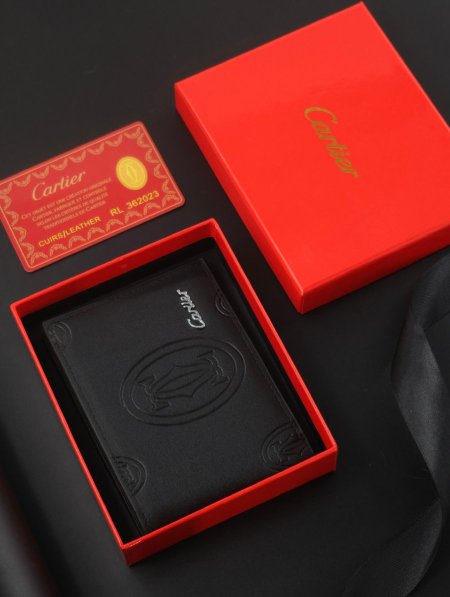 جزدان CARTIER/ مرفق بعلبة.