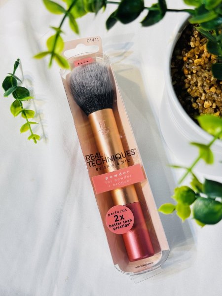 فرشاة مكياج Real Techniques Powder and Bronzer Brush