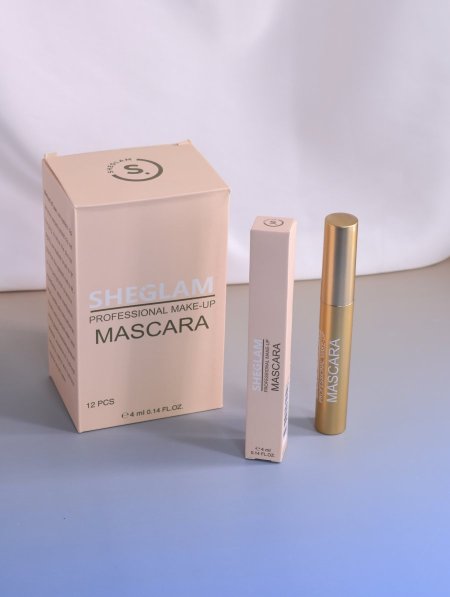 علبة مسكارا من SHEGLAM.