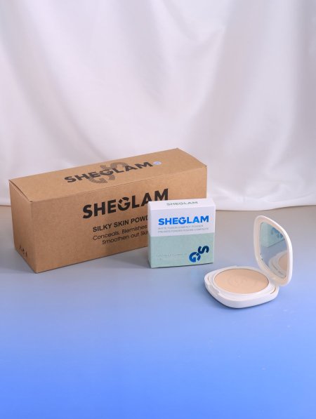 علبة بودرة مضغوطة من SHEGLAM.