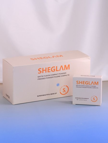 علبة بودرة مضغوطة من SHEGLAM.