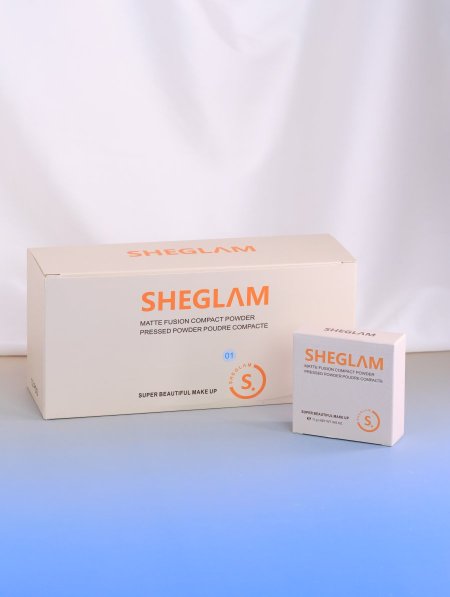 علبة بودرة مضغوطة من SHEGLAM.