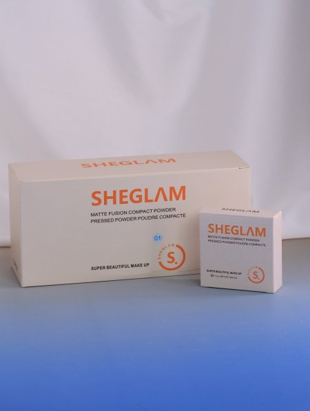 علبة بودرة مضغوطة من SHEGLAM.