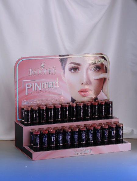 ستاند LIP STICK من IVOONA.
