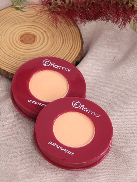 بودرة مضغوطة من Flormar .
