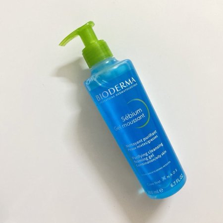 غسول رغوي للبشرة الدهنية والمختلطة من Bioderma .