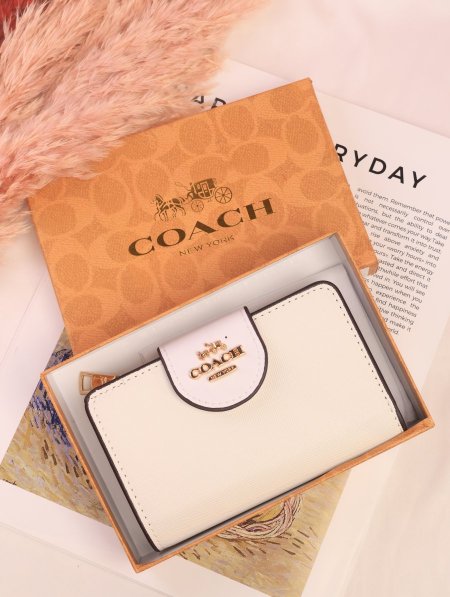 جزدان COACH  / مرفق بعلبة.