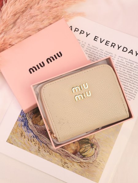 جزدان MIU MIU / مرفق بعلبة.