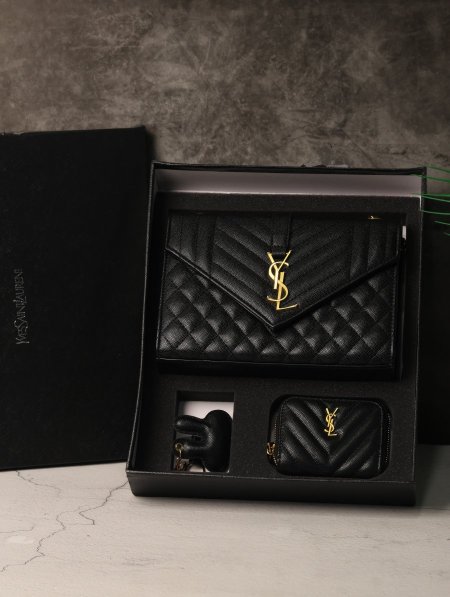 طقم شنطة نسائية SAINT LAURENT.