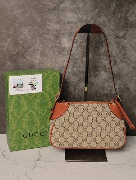 شنطة نسائية GUCCI.