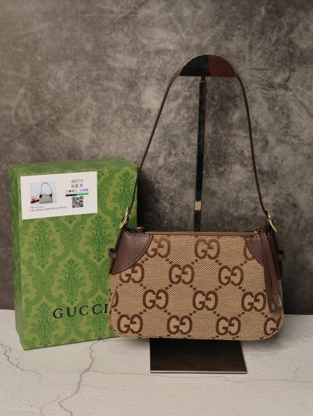 شنطة نسائية GUCCI.