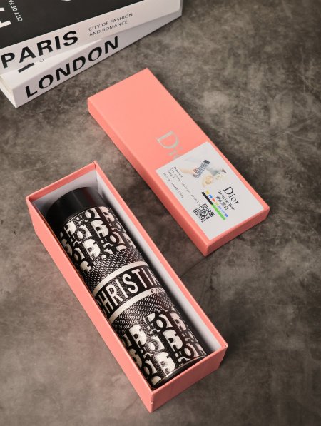 مطرة DIOR حافظة للحرارة مع بوكس.