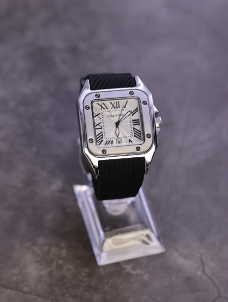 ساعة يد شبابية من HUBLOT.