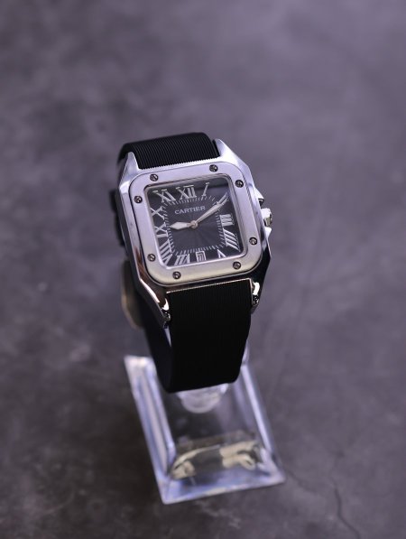 ساعة يد شبابية من HUBLOT.