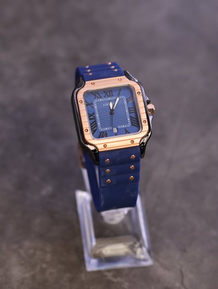 ساعة يد شبابية من CARTIER.