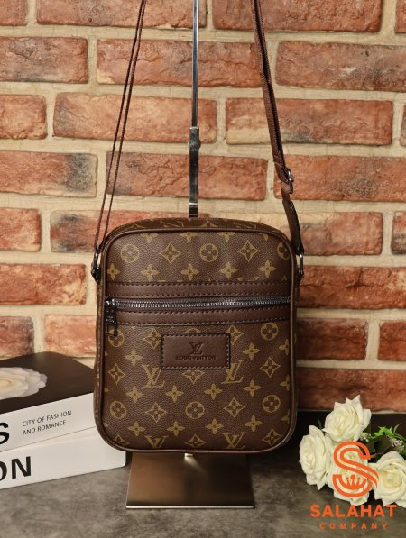 شنطة كتف LOUIS VUITTION.