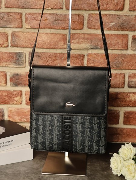 شنطة كتف LACOSTE.