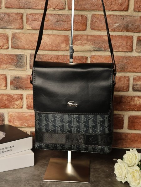 شنطة كتف LACOSTE.