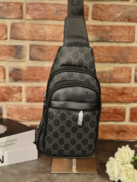 شنطة كتف GUCCI.