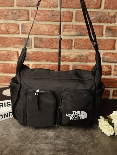 شنطة كتف THE NORTH FACE.